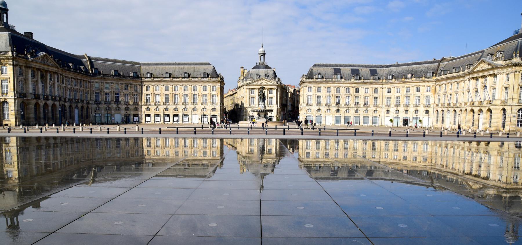Une place